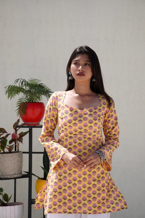 KANAKA SLEEVED KURTI